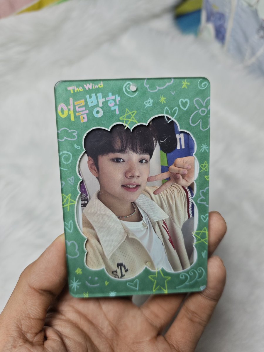 raphdelrosari0's tweet photo. Got mine, thank you so much @chimbinni i love it so much!!!
Ps: still looking forward to island ver😁
#더윈드 #THEWIND #The_Wind
#김희수 #타나톤 #최한빈
#박하유찬 #안찬원 #장현준 #pcholder https://t.co/06YVO4QpE3