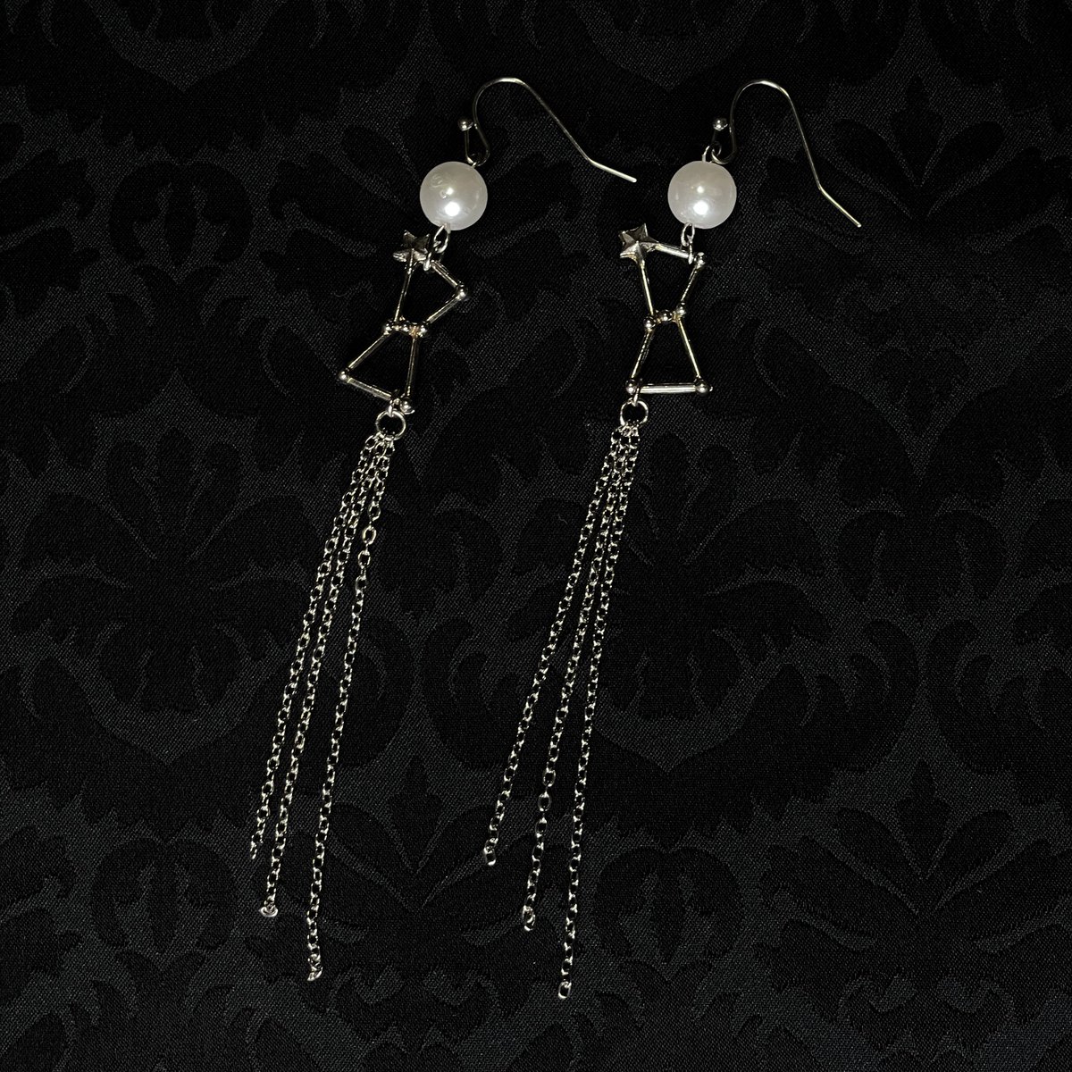 angeling_13's tweet photo. ・SNOW ORION PIERCE
Item: One of a kind

▪︎YULE OFFICIAL WEB STORE
https://t.co/v7uQcj9Ioh
▪︎OFFICIAL WEBSITE
https://t.co/CSJrv8VNhN

#ANGELING #pierce #earring https://t.co/qPZI5ATvGm