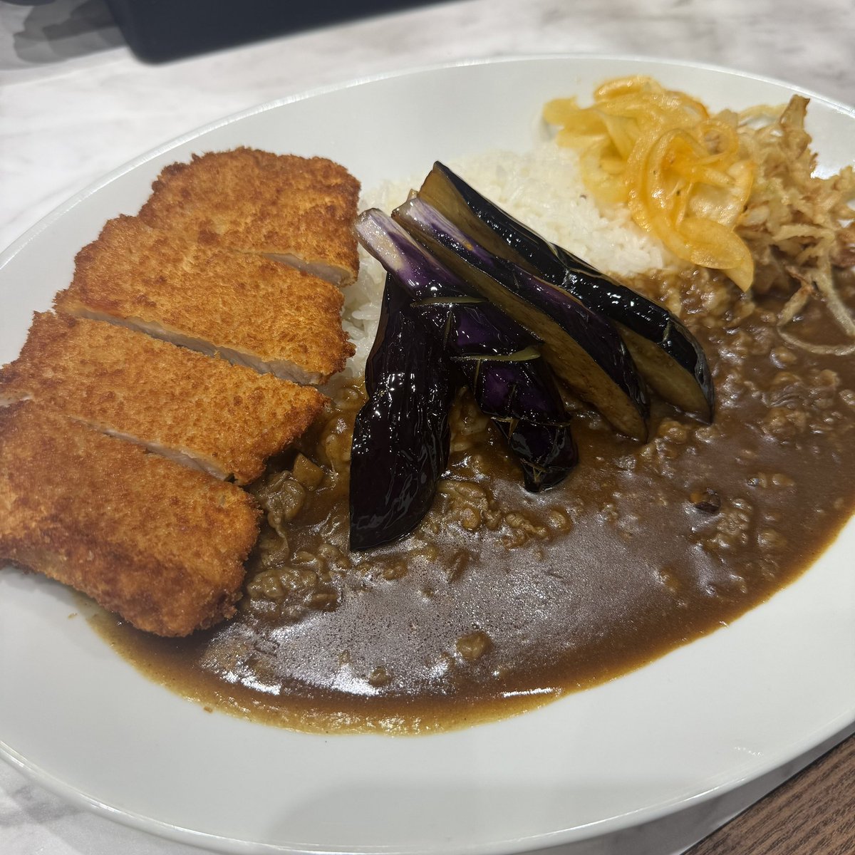 新しく出来たカレー屋🍛
食べてみた😋

感想
CoCo壱より安い😂