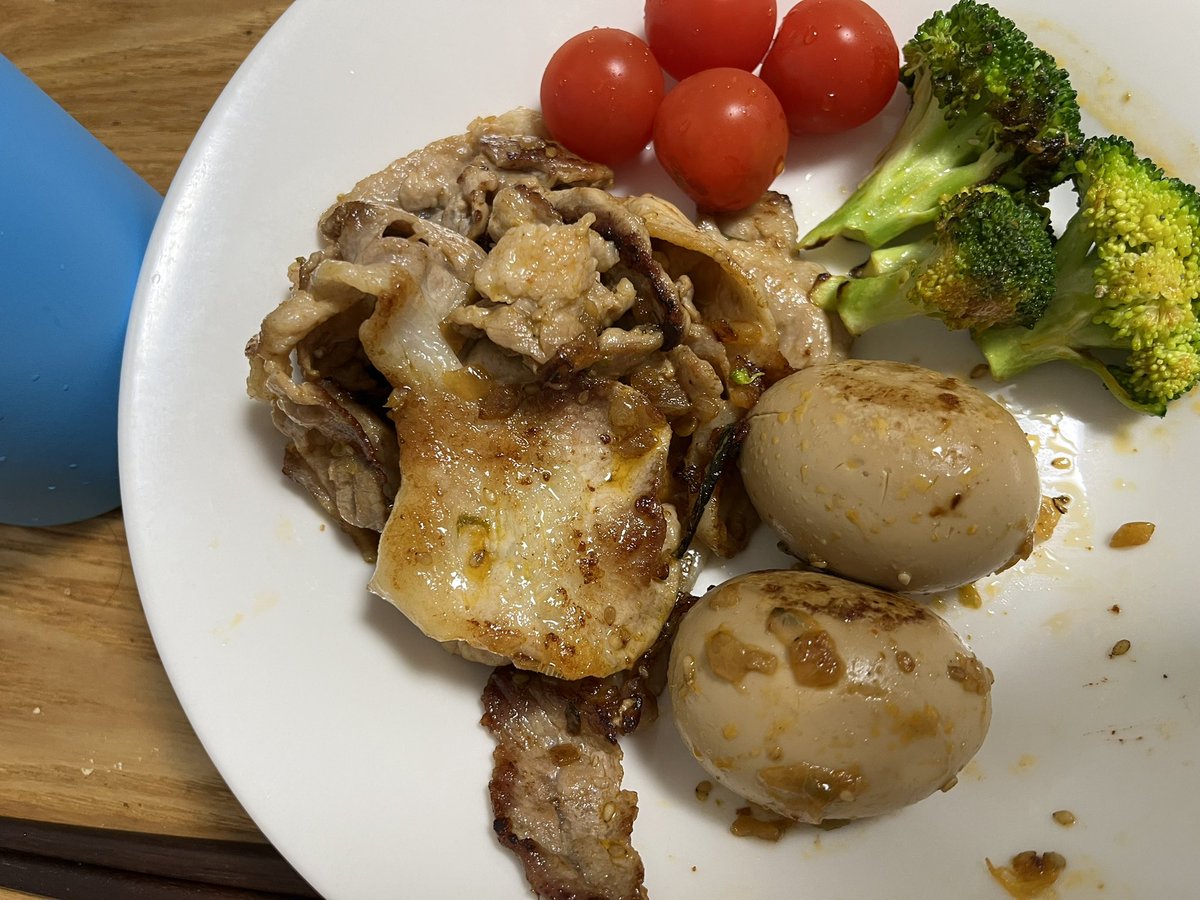 筋肉飯730日目、コンビニの煮玉子にかかってたラー油のタレで全ての調味料を賄う