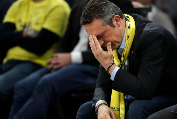 darkwebfilmler's tweet photo. 7 yılda hiç şampiyonluk yaşayamayan Ali Koç, Fenerbahçe tarihinin en başarısız başkanı olarak kayıtlara geçti. https://t.co/RDVlcLMvrw