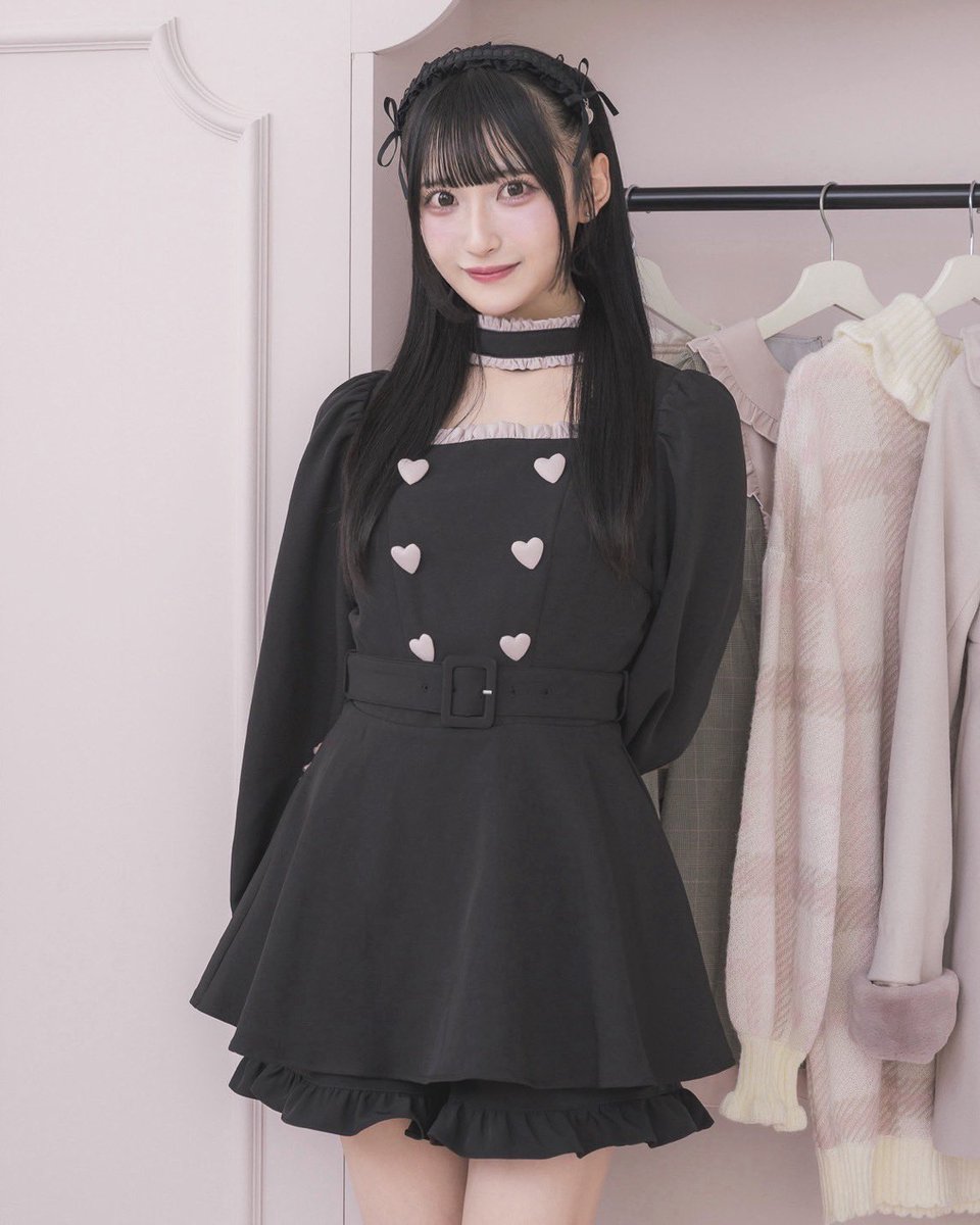 pium ブラック 長袖トップス メイドライク ラウンドフリルチョーカー