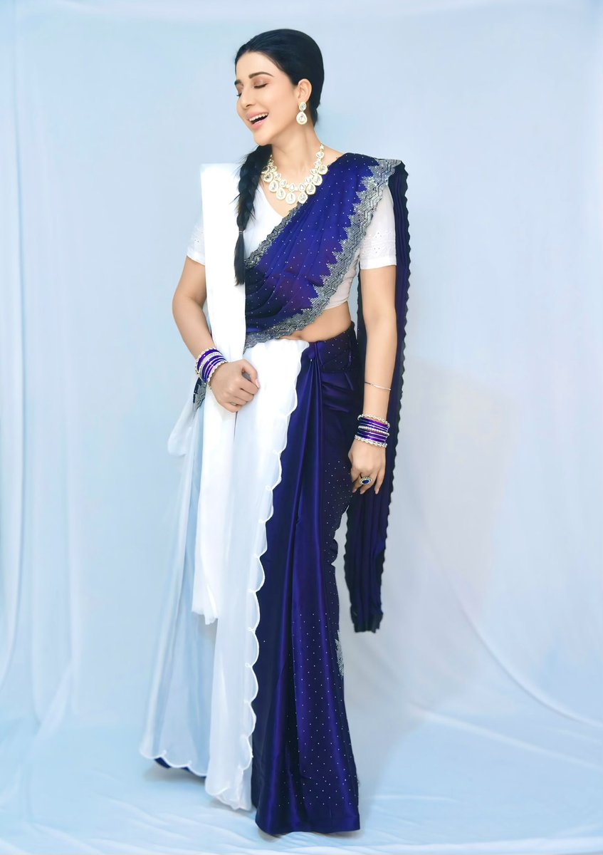 mishikka24's tweet image. A little retro, a lot of elegance 🌹
.
.
.
.
.

#mishikkachaurasia #90sretro #90slook #bollywood #actress