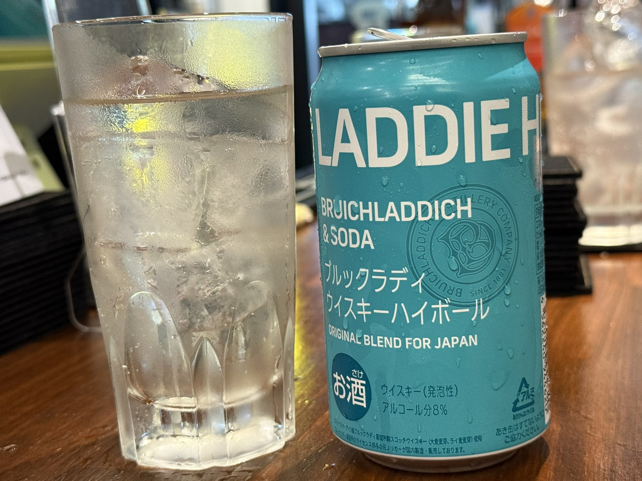 ブルックラディ/Bruichladdich（缶入り）：ウイスキー ブルックラディ/Bruichladdich（缶入り）：ウイスキー - メルカリ