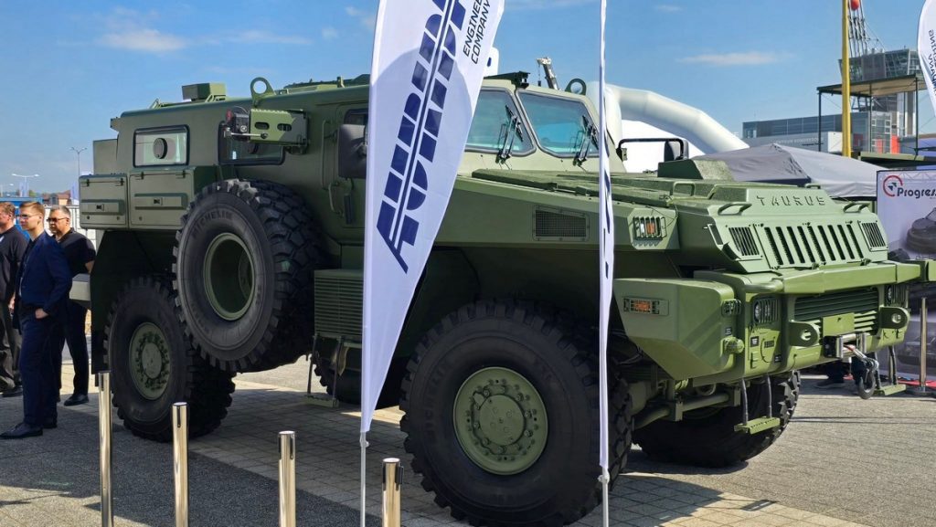 Cat_rango's tweet image. In Panevėžys Lithuania’s first locally-made armored vehicle TAURUS 4-1 is here:
⚙️ 14 tons
⚙️ Built in 5 months
⚙️ Power steering, easy handling
⚙️ Configurable: medevac, AT support, command post
A new step for 🇱🇹 defense industry.

#Lithuania #DefenseTech #Panevėžys