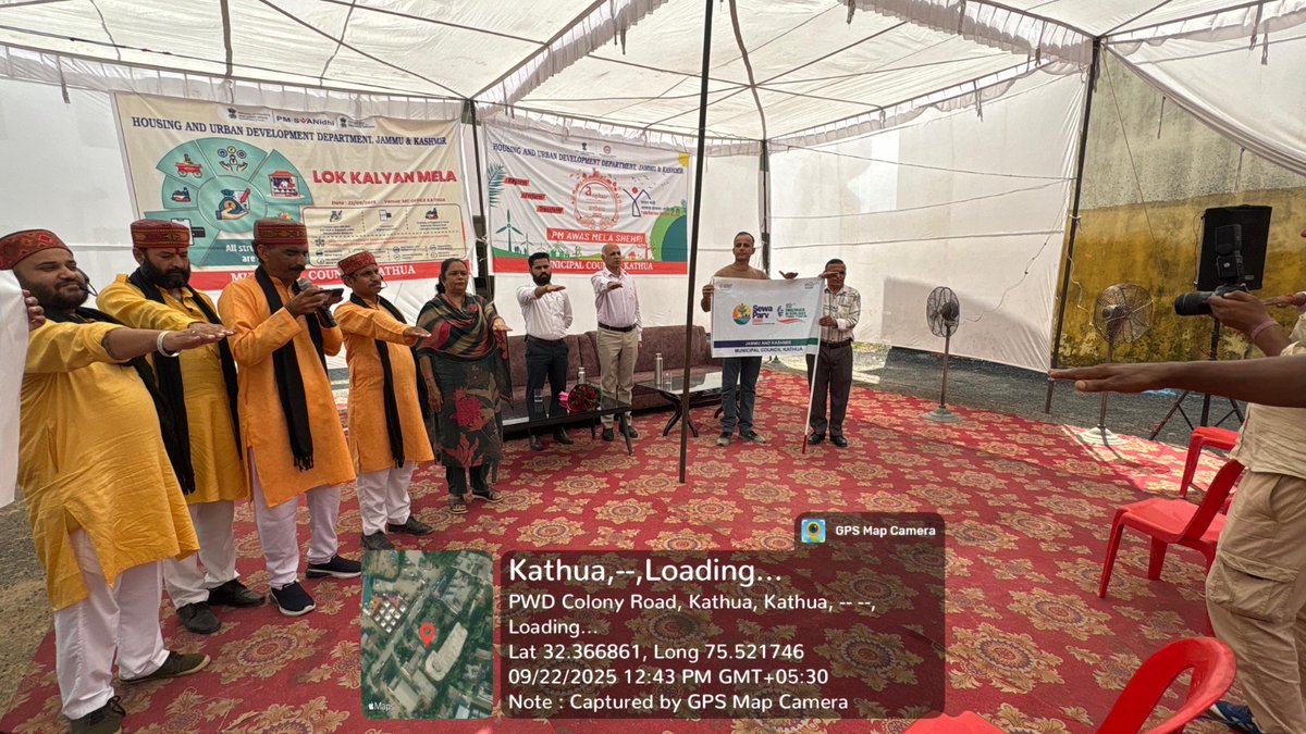DiprKathua's tweet image. Swachhta Pledge was taken at Lok Kalyan Mela &amp;amp; PM Awas Mela Shehri by MC Kathua, along with a Nukkad Natak highlighting govt initiatives &amp;amp; welfare measures. 🌿
#SewaParv2025 #SwachhBharat #CommunityAwareness
@diprjk