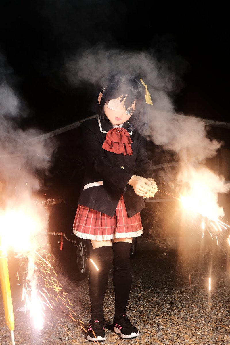 単なる火遊びなどではない・。
炎から、力を感じる！
闇の力が私の中に入ってくる！！
ダークマターブレイズ！！！
あっ、花火おわっちゃった・・・。

撮影：悠久様（<a href="/maiguma_gino/">悠久</a>）

私有地にて許可を頂戴したうえ、複数の方のサポートのもと、十分安全に配慮して行いました。
＃kigloc  in 日吉