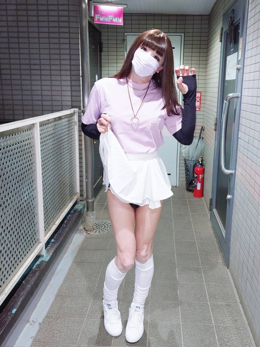 nami_dfbf3404d3's tweet image. ただぃまぁ〜(⁠「 *⁠’⁠Ｏ⁠’⁠*⁠)⁠「 ｶﾞｧｫ
美容院に行ってきれぃしてもらったけど
前髪が整ぃすぎちゃって
パッツンなってるぅ⁄⁠(⁠⁄⁠ ⁠⁄⁠•⁠⁄⁠-⁠⁄⁠•⁠⁄⁠ ⁠⁄⁠)⁠⁄💦💦💦

#FUNFUN #女装のための女装Bar
#神奈川 #横浜 #パッツン前髪