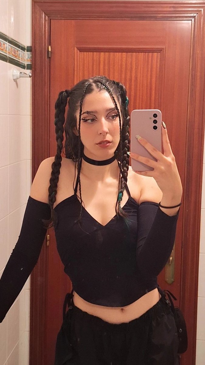 byebyealb's tweet photo. 🔥🧡 https://t.co/L0GxLEQTUg