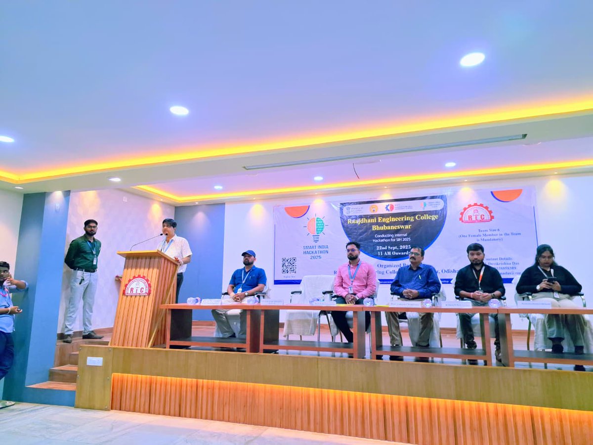 RaajdhaniC's tweet image. 🚀✨ 𝗦𝗜𝗛-𝟮𝟬𝟮𝟱 𝗕𝗟𝗔𝗦𝗧𝗦 𝗢𝗙𝗙 𝗮𝘁 𝗥𝗘𝗖!✨🚀

The Inaugural Ceremony of𝗦𝗺𝗮𝗿𝘁 𝗜𝗻𝗱𝗶𝗮 𝗛𝗮𝗰𝗸𝗮𝘁𝗵𝗼𝗻 𝟮𝟬𝟮𝟱 at 𝗥𝗮𝗮𝗷𝗱𝗵𝗮𝗻𝗶 𝗘𝗻𝗴𝗶𝗻𝗲𝗲𝗿𝗶𝗻𝗴 𝗖𝗼𝗹𝗹𝗲𝗴𝗲 [𝗥𝗘𝗖], 𝗕𝗵𝘂𝗯𝗮𝗻𝗲𝘀𝘄𝗮𝗿was nothing short of spectacular! 🎉🔥