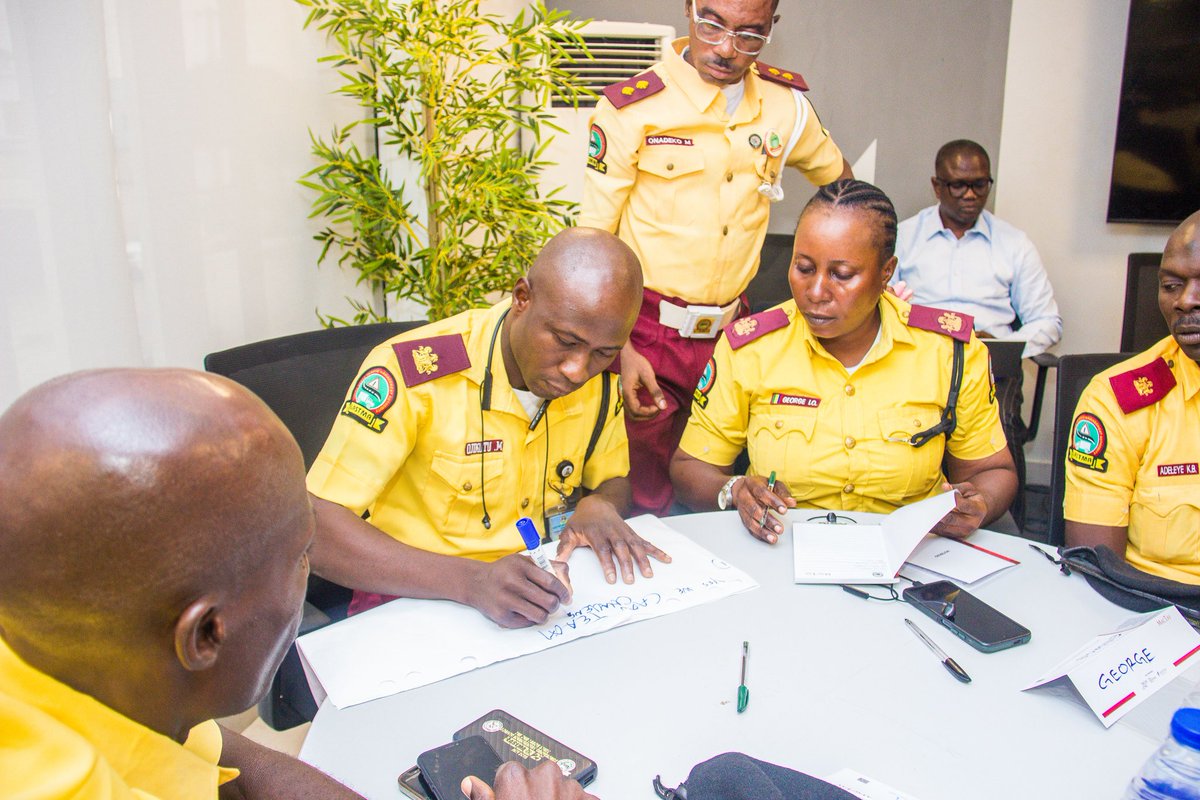 followlastma's tweet image. #Batch3 
#Day1 
#TopManagementTraining 

This comprehensive training program encompasses a multifaceted approach, incorporating critical thinking, logical reasoning, and verbal reasoning modules. These components are meticulously designed to enhance the officers&apos; analytical…