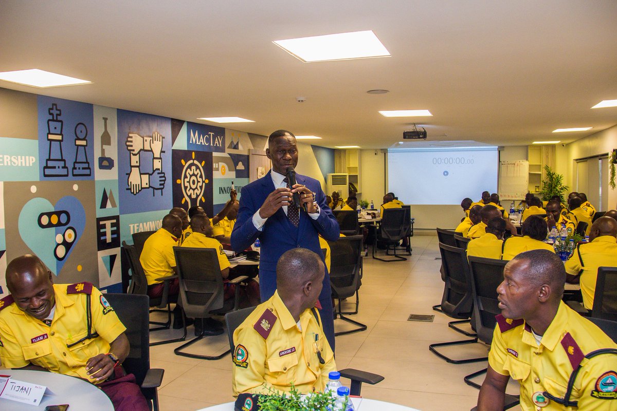 followlastma's tweet image. #Batch3 
#Day1 
#TopManagementTraining 

This comprehensive training program encompasses a multifaceted approach, incorporating critical thinking, logical reasoning, and verbal reasoning modules. These components are meticulously designed to enhance the officers&apos; analytical…