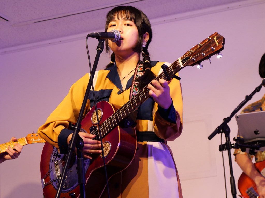 ixia_2010's tweet photo. 年始に iaちゃんが学業に専念するとの事で年間Live3〜4本との事で本日、年内ラストLive。歌、mc共にリラックスした雰囲気で良いLiveとなりました。今後ixiaを、よろしくです

2025/09/21セトリ

1凪
2Don't cry
3スラッジララバイ
4煙る花束
5トワイライト
6泡沫の彼方に https://t.co/i0cFAekgHy