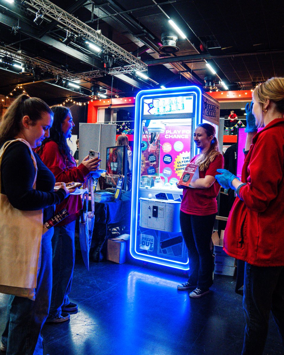 Welcome Week is officially on and the Freshers’ Fair is in full swing! 🥳 <a href="/lincolnSU/">Lincoln SU</a> 

Free stuff? Yes.
New friends? Definitely.
Jumping into Lincoln life? 100%.

Today’s Freshers’ Fair is on until 4pm – grab your mates and take a look.

Welcome to the University of No Regrets.