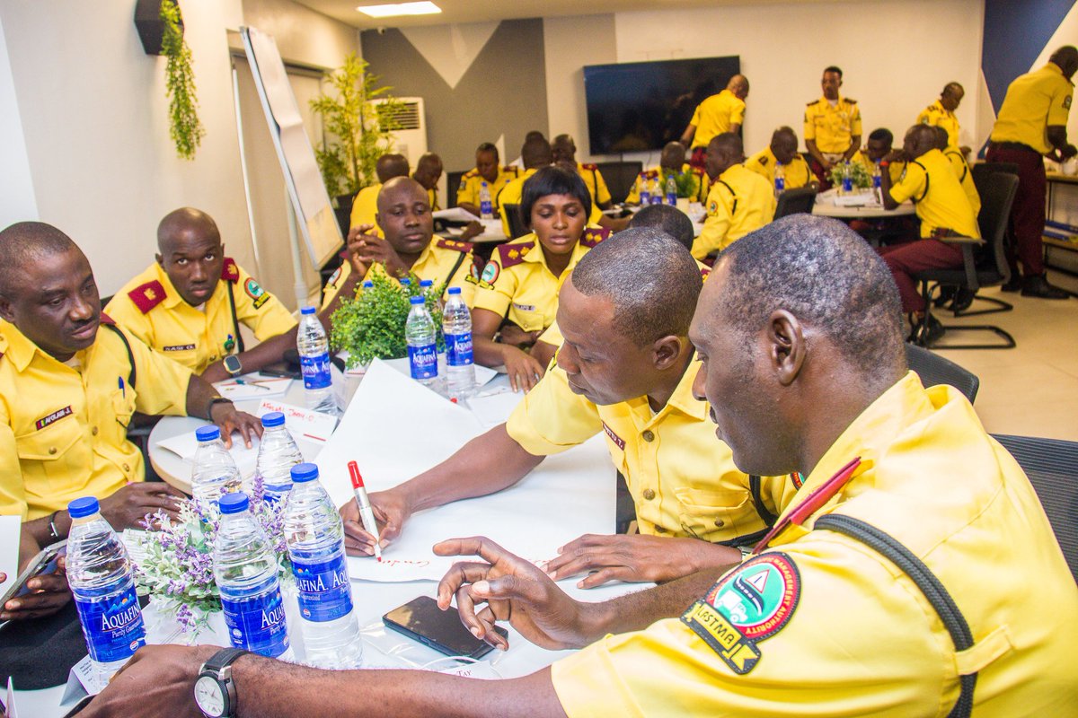 followlastma's tweet image. #Batch3 
#Day1 
#TopManagementTraining 

This comprehensive training program encompasses a multifaceted approach, incorporating critical thinking, logical reasoning, and verbal reasoning modules. These components are meticulously designed to enhance the officers&apos; analytical…