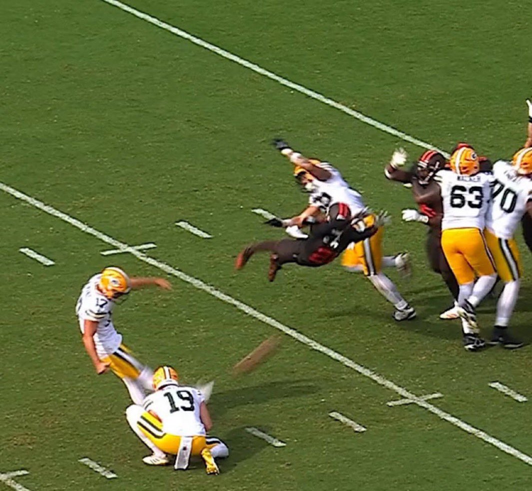 AlexTJacob's tweet image. Flying into victory Monday like