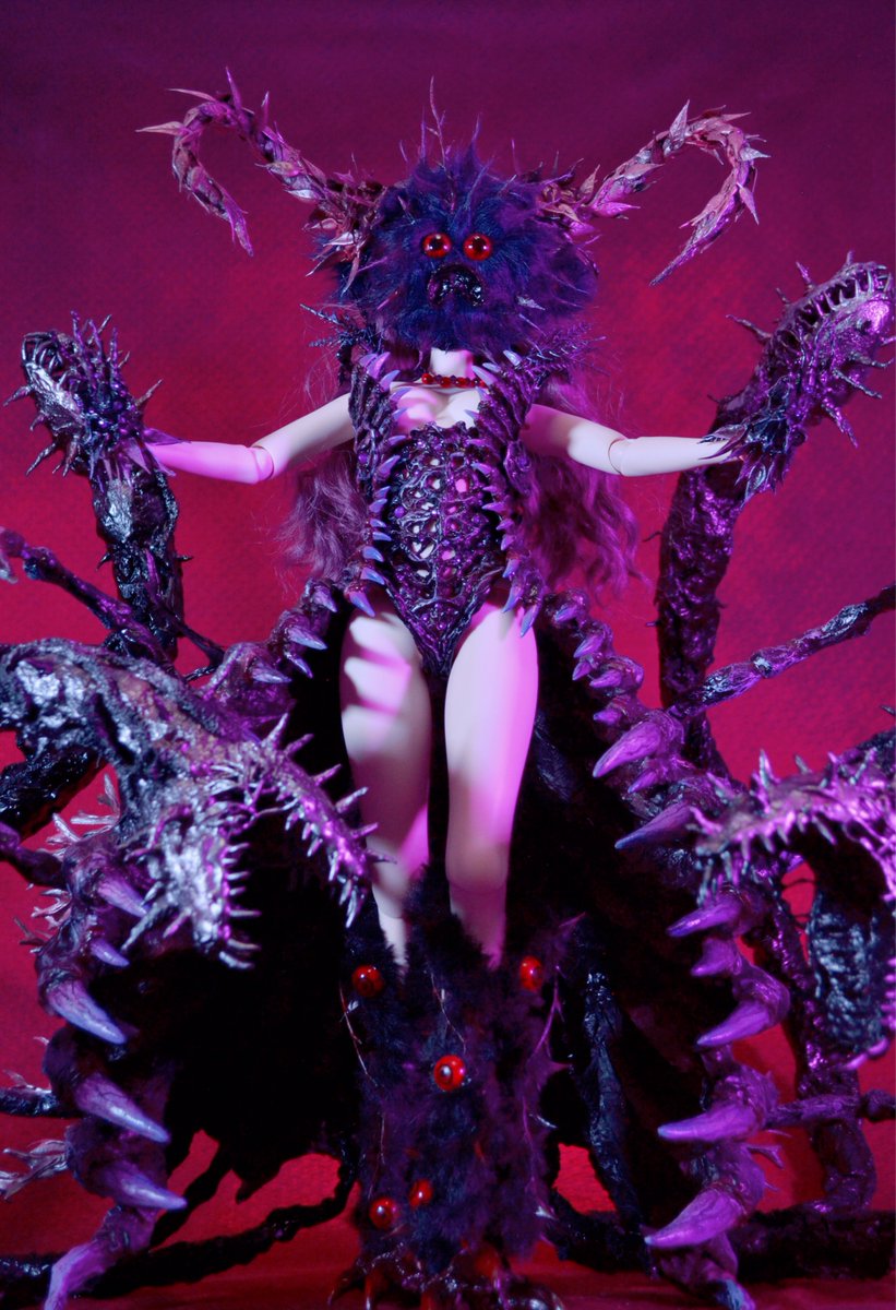 もふもふクイーン降臨④
マスク装着モード
もふもふマンの素体に近いデザイン

マスクの裏のお顔見えないけど
ヘッド↓
#hiyoっ子

#もふもふマン