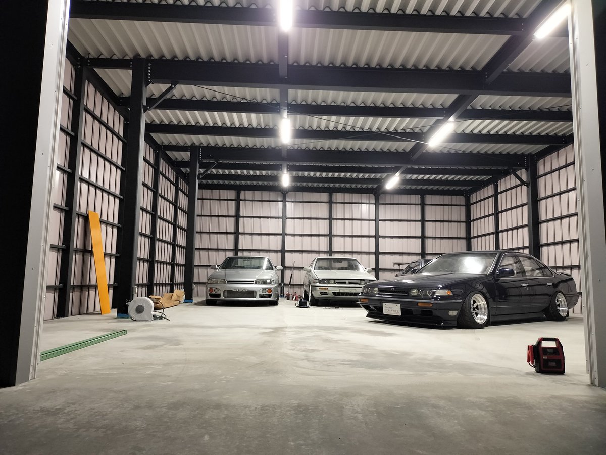 CarbaseTOWNRIDE
新ガレージ(工場)完成🏠
最低でもこのセフィーロが入れるようにフラット設計☺️
ある程度のシャコタン対応可能です🤣
内装は色々やりたい事もあるので徐々に進めていきます😁