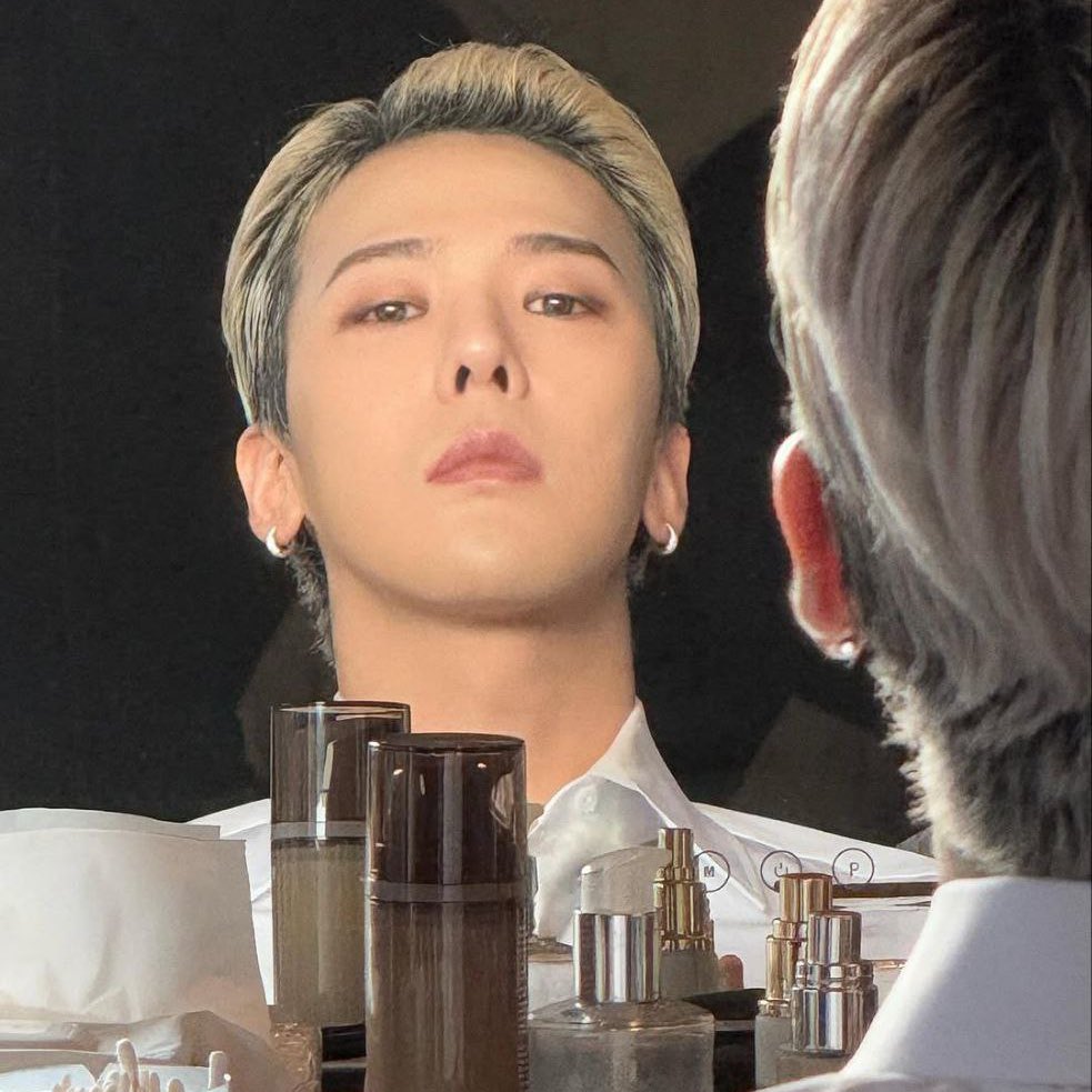 dgauwrites's tweet photo. title: i do(n’t)

a #daragon #nyongdal AU where:

🐉 & 🐰 can’t stand being in the same room, until a scandal forces them into the same aisle.