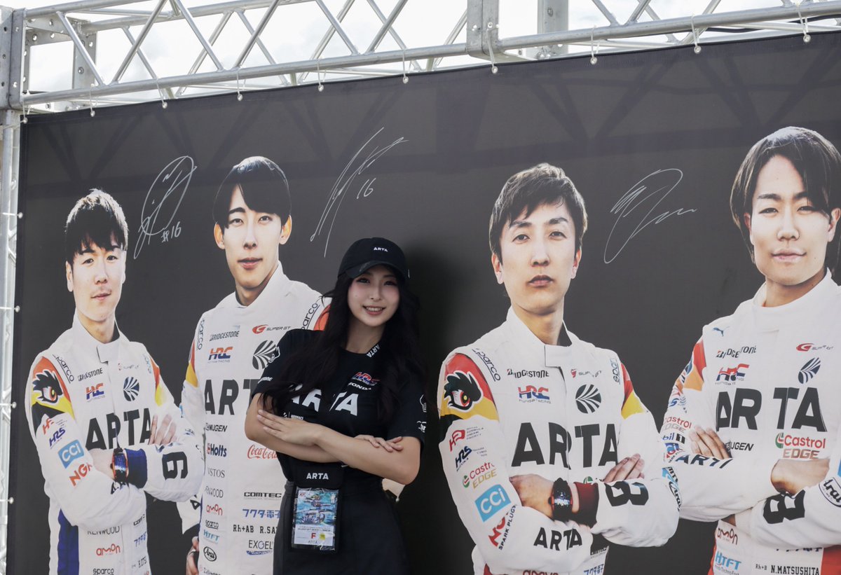 SUPER GT Rd.6 SUGO
HONDAさんのブースで記念撮影しました！
イベントも充実しているので、各出展ブースを巡るのも楽しいです！
ARTAのチームTシャツ今回新作購入したのですが、メッシュ生地で着やすくおすすめです👀🖤
#ARTA #ARTAMUGEN #ARTACREW    #SUPERGT #HONDA