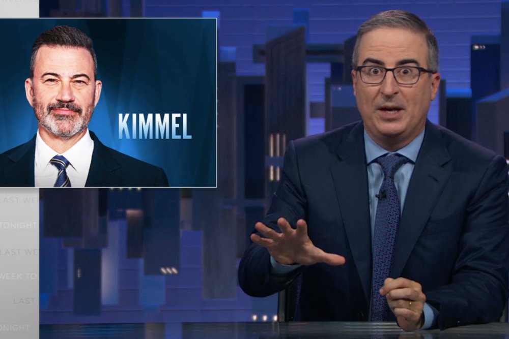 Variety's tweet photo. John Oliver slams #JimmyKimmel's suspension and urges Disney CEO Bob Iger to tell the Trump administration: "F*ck you! Make me."

“If we’ve learned nothing else from this administration’s second term so far, and I don’t think we have, is that giving the bully your lunch money doesn’t make him go away. It just makes him come back hungrier each time. They are never going to stop. They’ve literally said that openly. After Kimmel’s suspension, Trump posted, ‘That leaves Jimmy and Seth, two total losers on fake news NBC. Their ratings are also horrible. Do it, NBC.’ And [FCC chairman Brendan] Carr hinted that ‘The View’ might be next. The fucking ‘View!’ Look, at some point you’re going to have to draw a line. So I’d argue, why not draw it right here? And when they come to you with stupid ridiculous demands, picking fights that you know you could win in court instead of rolling over, why not stand up and use four key words they don’t tend to teach you in business school. Not ‘OK, you’re the boss.’ Not ‘Whatever you say goes.’ But instead, the only phrase that can genuinely make a weak bully go away. And that is, ‘F*ck you, make me.'”

Read more here: https://t.co/XUbrWGmdf1