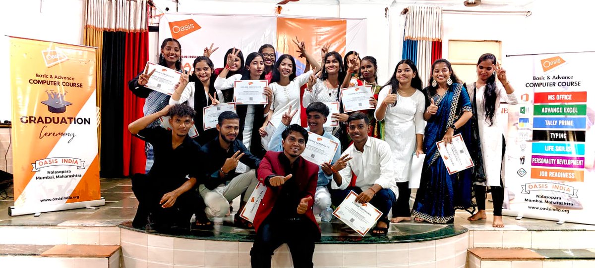 Oasisatindia's tweet image. 40 students. 6 months of hard work. 1 unforgettable graduation 🎓
From life lessons to certificates, proud parents to shining star performers  — our 11th batch in Nalasopara is all set for new beginnings.
#OasisIndia #SkillingLives #ComputerCourse #GraduationDay #Nalasopara