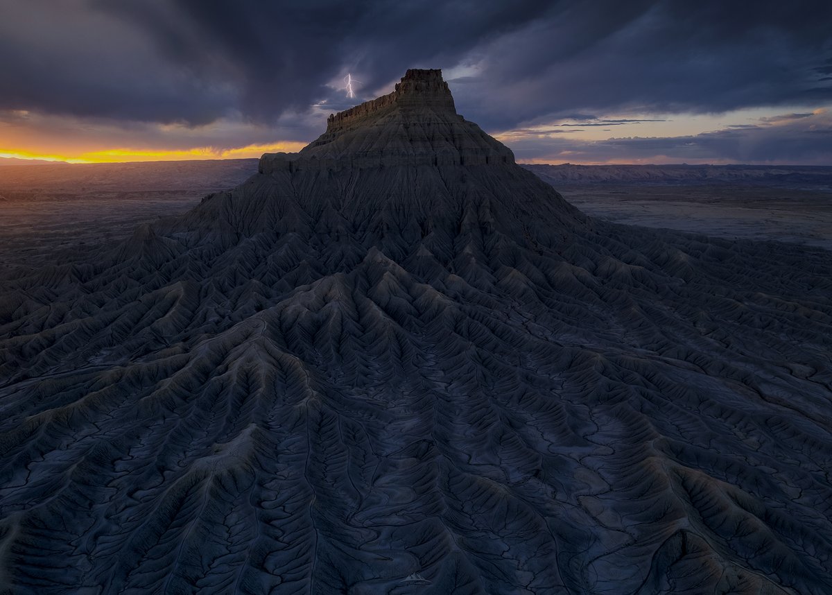 HugoVP55's tweet image. Creo que fue uno de los paisajes que mas me han sorprendido en los últimos años, estar ahí, en medio de la nada, sin nada ni nadie en kilómetros a la redonda y que de repente se cierre el cielo.....