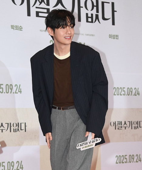 AboutMusicYT's tweet image. Taehyung of BTS attends the No Other Choice VIP Premiere today.