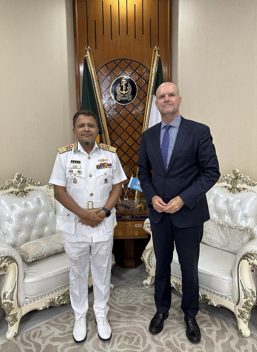A friendly and constructive meeting today with 🇧🇩 Naval Chief, Admiral Mohammad Nazmul Hassan. Appreciate the opportunity to thank him for his support, and exchange views to strengthen collaboration in support of refugees and humanitarians on Bhasan Char.