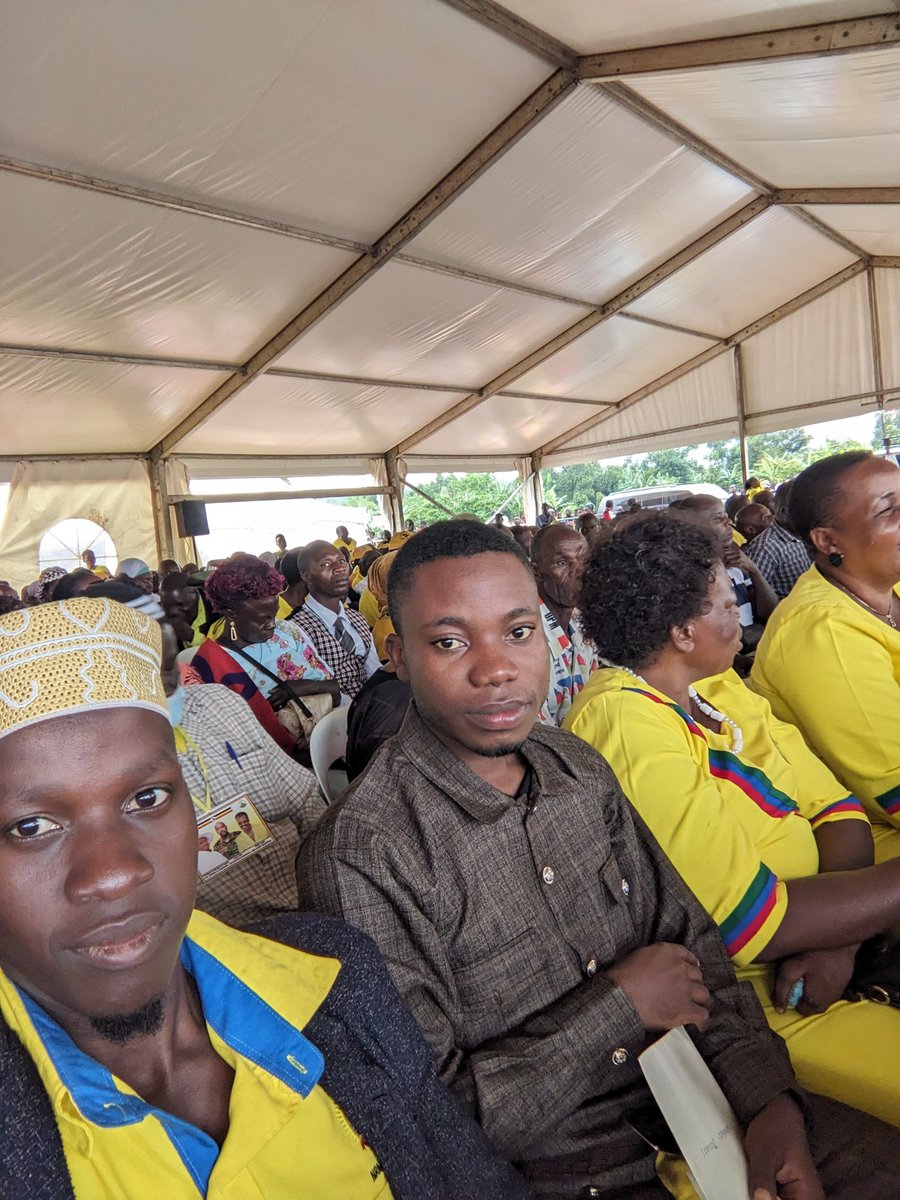 I was humbled with the encounter with Former Hon. Minister for Tourism in with different fellow leaders in PDM assessment.

Thankyou Hon. Minister <a href="/ssuubikiwanda/">Kiwanda Godfrey Ssuubi</a> for this Legendary photo.

<a href="/Coach_Gad/">Coach Gad</a> <a href="/BalaamBarugahar/">Barugahara Balaam Ateenyi.</a> <a href="/DaudiKabanda/">Daudi Kabanda</a> <a href="/kamukamafredie/">Kamukama Fredie #FutureSecured #PLU</a> <a href="/HonMutasingwa/">Mutasingwa Diana Kagyenyi</a> <a href="/MichealMawanda1/">Hon Michael Mawanda</a>