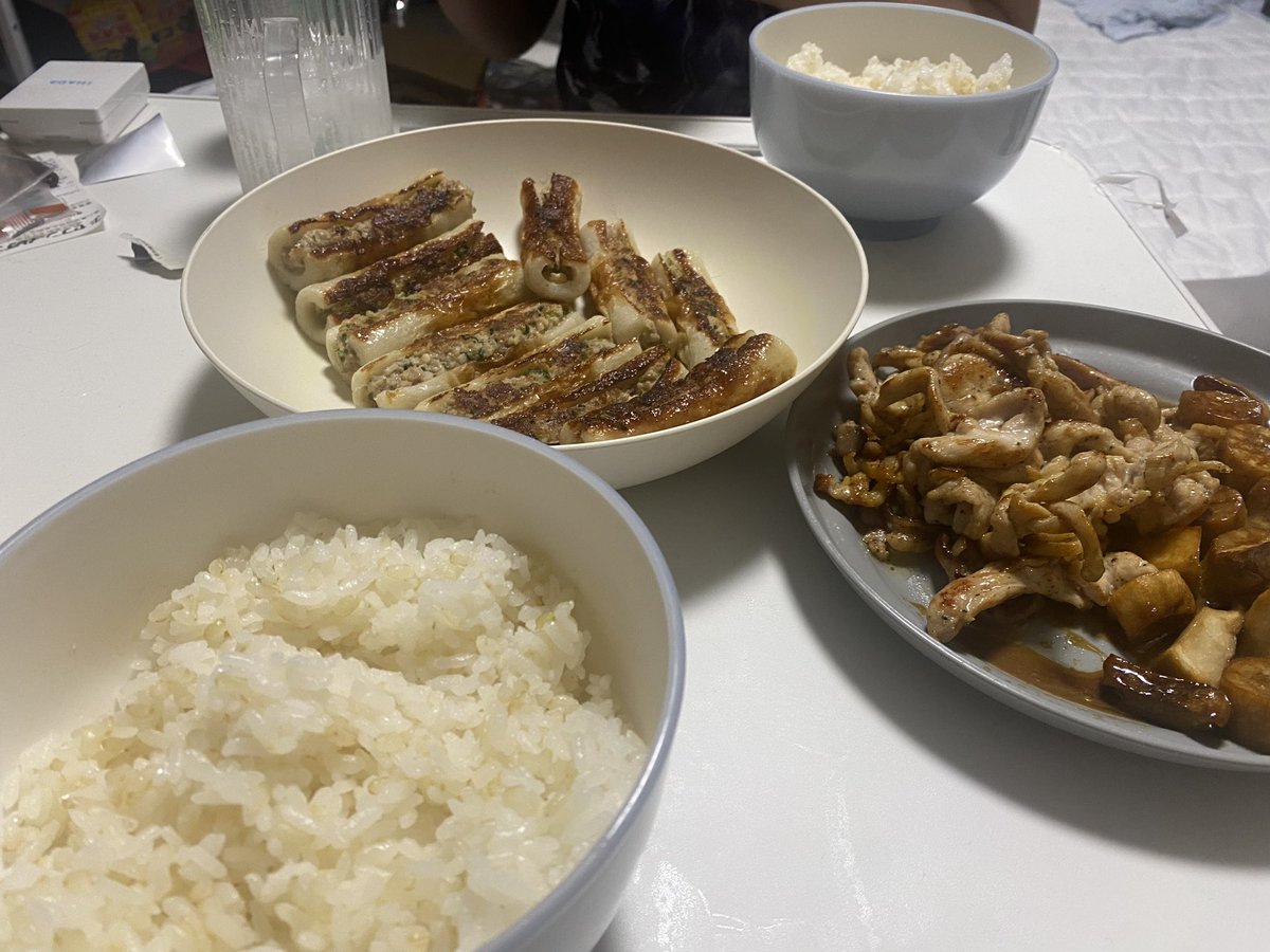meme311038's tweet photo. ケーキ食べたり服でぃぐったりした！ https://t.co/s7jbAtOKiv