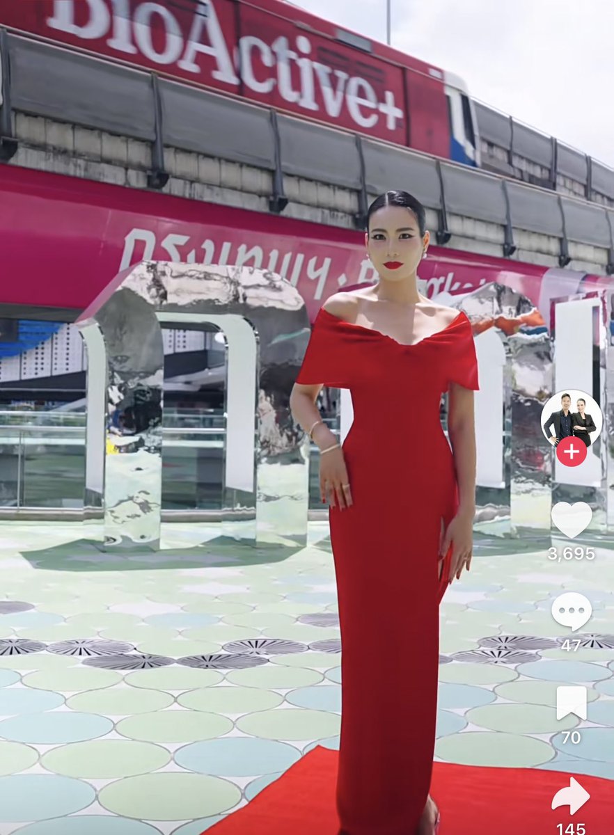 sugarwtn's tweet image. คุณนิ้งโศภิดาก็มา สวย แพง สมมงแบบโซ้ะๆ🥹❤️ แล้วยุคนี้แบรนด์ไหนจะเป็น no.1 ถ้าไม่ใช่ bioactive อ่ะ campaign เว่อร์มาก 1000/10 #PaintTheTownRed #BioActiveREDchallenge #BioActivePainttheTownRED