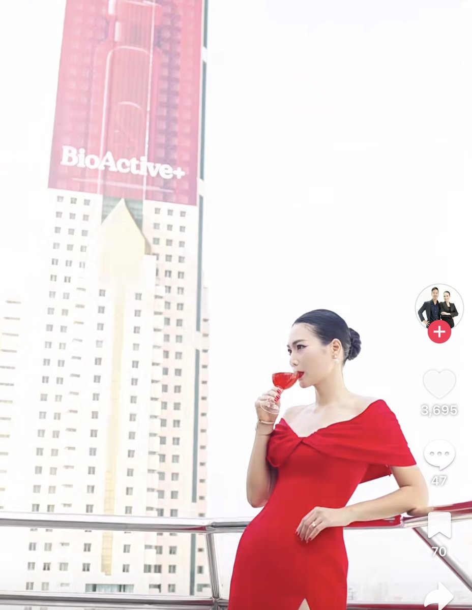 sugarwtn's tweet image. คุณนิ้งโศภิดาก็มา สวย แพง สมมงแบบโซ้ะๆ🥹❤️ แล้วยุคนี้แบรนด์ไหนจะเป็น no.1 ถ้าไม่ใช่ bioactive อ่ะ campaign เว่อร์มาก 1000/10 #PaintTheTownRed #BioActiveREDchallenge #BioActivePainttheTownRED