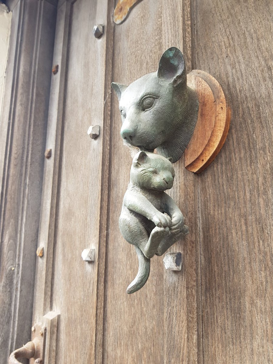 Mother-cat and kitten door knocker, Clun, England