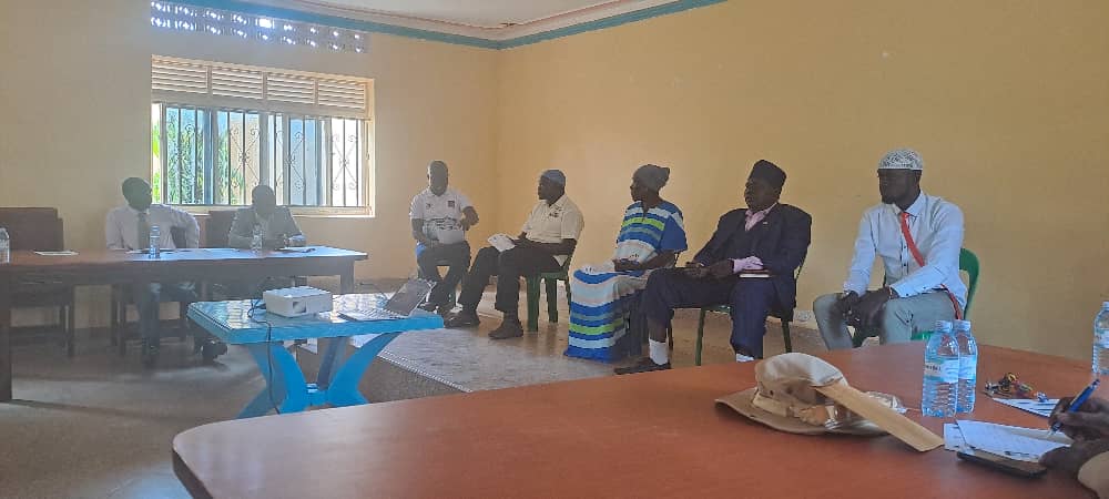 WECISNET (@wecisnet) on Twitter photo Panel discussion on education issues at the ongoing Citizens-leaders interaction on service delivery at Legacy hotel, Yumbe District.
#wecisnetupdates Panel discussion on education issues at the ongoing Citizens-leaders interaction on service delivery at Legacy hotel, Yumbe District.
#wecisnetupdates