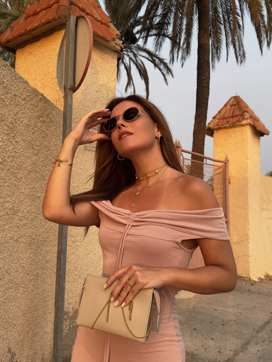 OnlineOptima's tweet photo. El verano se despide, pero nos deja recuerdos que brillan tanto como nuestras gafas favoritas ☀️👓
Ahora toca darle la bienvenida al otoño… nuevos colores, nuevos planes y, por supuesto, nuevos estilos que estamos deseando enseñarte 🍁✨ https://t.co/6L3f8LnPgq