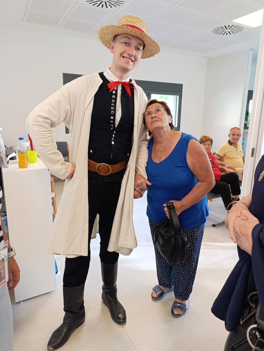 Esta mañana nos ha visitado el grupo Folklórico de Polonia. Gracias por amenizarnos la mañana y llenarnos de música y alegría 🎶✨ Y, por supuesto, muchas gracias a <a href="/CyDLorca/">Coros y Danzas Lorca</a>  por contar siempre con la Fundación Poncemar 👏🏼
<a href="/AytoLorca/">Ayuntamiento Lorca</a>