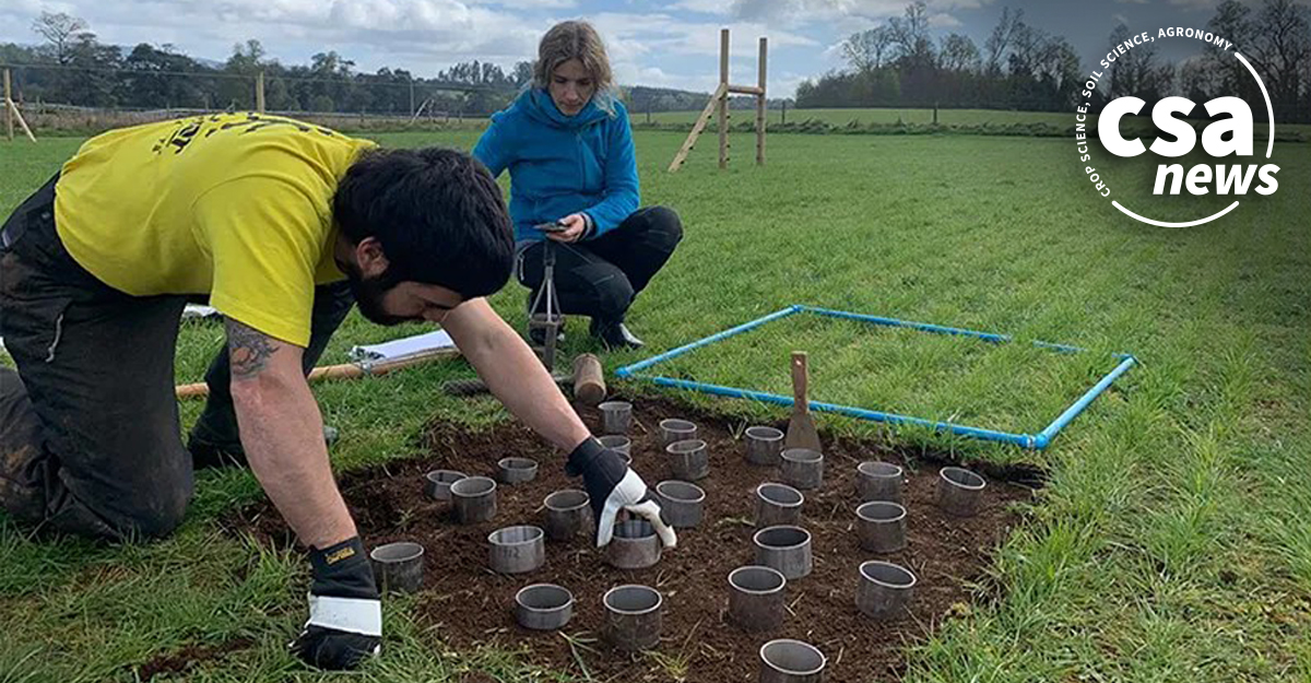 Ever wonder how volcanic soil holds water? A new study on volcanic ash soil reveals how its unique structure &amp; compaction affect water retention, which could be a game-changer for land management: ow.ly/13aJ50WUHZh
#VolcanicSoil #SoilScience #WaterRetention #SoilResearch