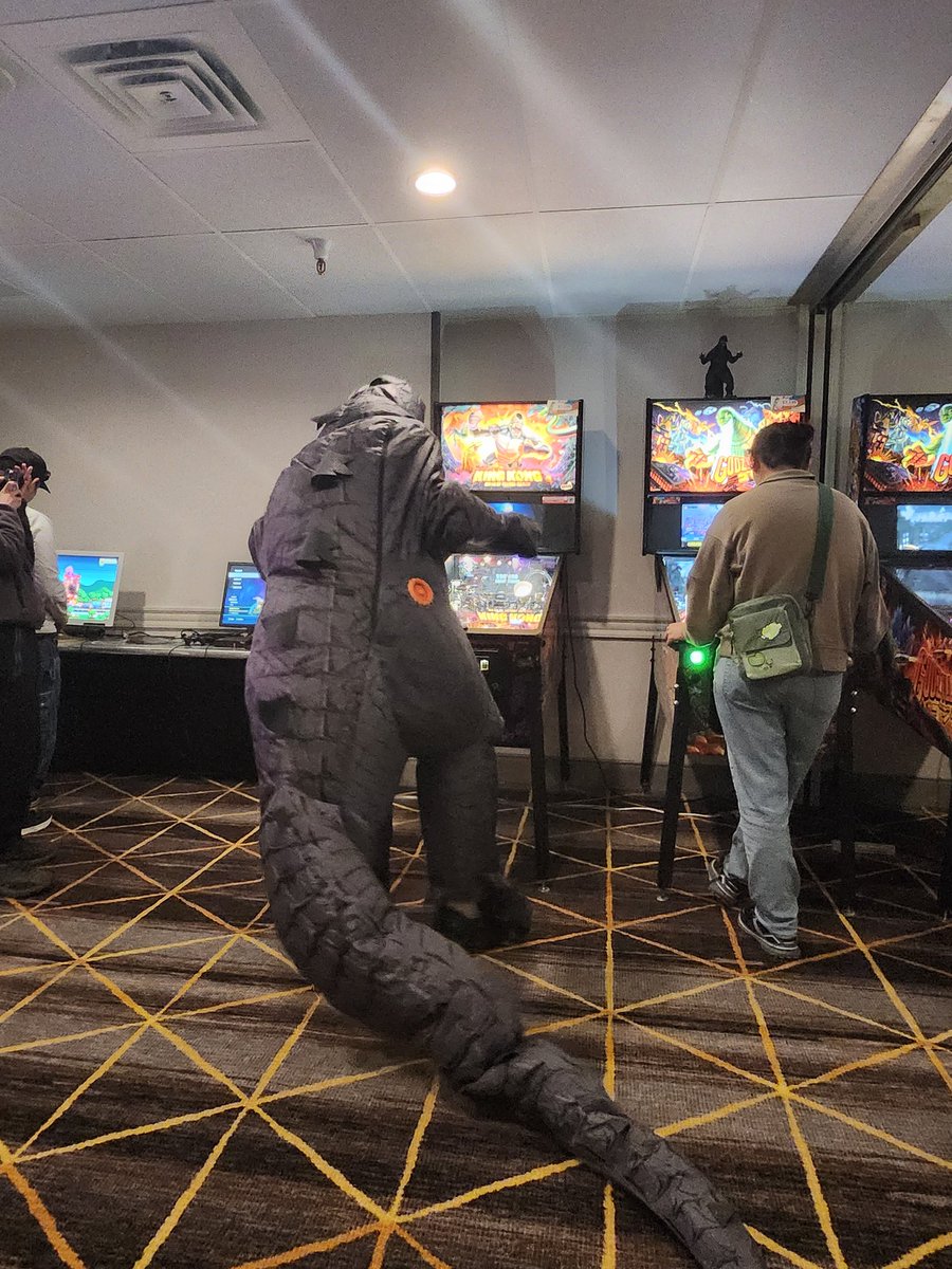 Day 2 of 2 of GodzillaFest was a blast!

We appreciate the organizers and volunteers who, if they weren't here to support the event, make this a possibility.

This was one for the books.

-Jony and Agu, TokuCade 

#sfgodzillafest #tokucade #gaming #kaiju #tokusatsu