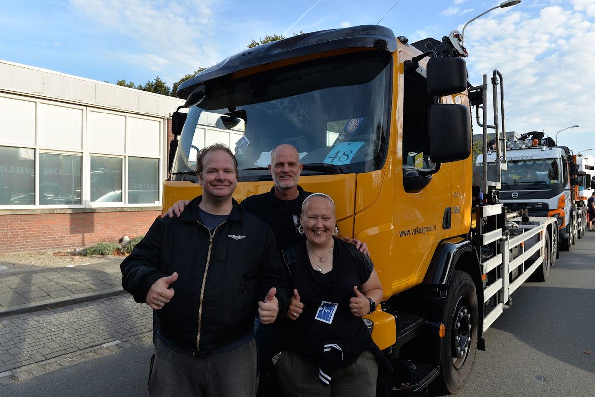 valkdegroot's tweet image. Afgelopen zaterdag namen we deel aan "De Ooievaarsrun 2025". Een toertocht met vrachtwagens, waarin mensen met een verstandelijke beperking meerijden vanaf Den Haag door het Westland naar de visafslag in Scheveningen. Wij hebben deze editie 5 vrachtwagens verzorgd. #Ooievaarsrun
