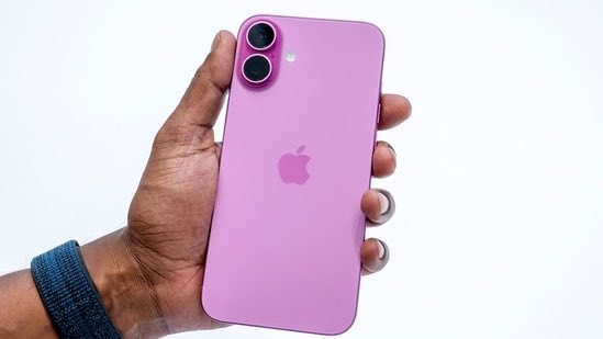 TechStoryin's tweet image. 💸 Flipkart &amp;amp; Amazon this festival season are dropping prices so low, iPhone 16 Pro Max might finally feel “affordable”. Did you spot the deals yet?

#Deals #BigBillionDays