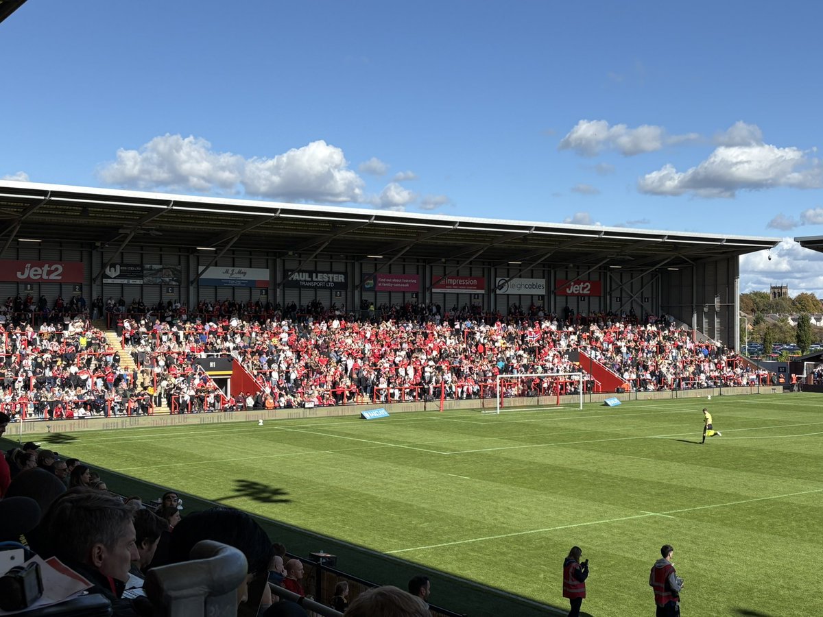 🏟️ Man Utd’s last three WSL home games against Arsenal have all attracted a crowd bigger than 8,000, and each time a new record at Leigh Sports Village.

💥 8,665 (21 September 2025)
💥 8,348 (3 November 2024)
💥 8,312 (6 October 2023)

#MUWomen