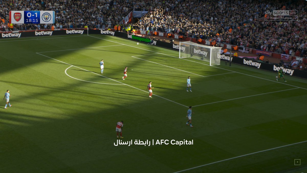 اللقطه اللي كان ماسك فيها ركبته في الدقيقة ال18

الكادر الطبي في ارسنال ضعيف فشخ من ايام صليبي تيمبر لما اللاعب كان اشتكي وكمل لعب لحد ما اتصاب
ومؤخرا ساليبا قبل الانفيلد لما اشتكي في الإحماء وبدأ الماتش واتصاب اول خمس دقايق ودلوقتي بنشوف مادويكي

الكادر الطبي لازم يتغير كله !