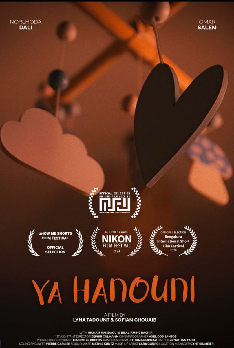 Durasinya cuma 3 MENIT, tapi bikin melongo 3 jam 😭💔

Dengan latar perang, 'Ya Hanouni' mengikuti POV seorang bayi yang sedang melihat orangtuanya berebut mengajarkannya kata pertama. Si ayah mengajarkan 'baba, ba-ba, ba-ba', si ibu mengajarkan 'mamma, mmmamma'.

Meskipun