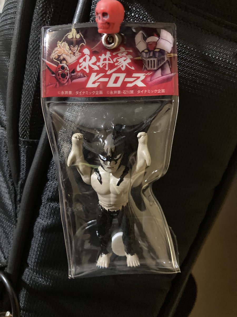 5回も回しちゃった。。1番の狙いはマジンガーのフルカラーだった。。ま、デビルマンフルカラー出たからヨシ。ギターケースにボールチェーンもカスタムしてぶら下げ👿