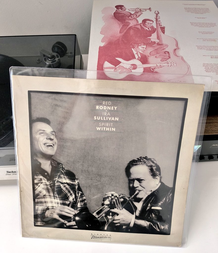 elsotaescala's tweet image. 5è. TREBALL de #RedRodney+#IraSullivan 1981, una mena de REPTE a l'hora d'interpretar ORIGINALS, bàsicament del PIANISTA #GarryDial. També hi són #JayAnderson BAIX #SteveBagby BATERIA... i la sensació de que la BELLESA del #Jazz (#PostBop), quan hi ha INSPIRACIÓ, és molt PROFUNDA