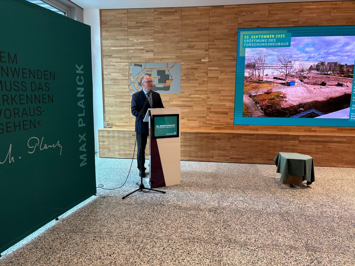 sachsenanhalt's tweet image. Feierliche Eröffnung des Forschungsneubaus des @mpi_msp
#Spitzenforschung brauche exzellente Köpfe und modernste Infrastrukturen, betonte MP @reinerhaseloff in seinem Grußwort. Das Land hat den Neubau mit rund 20,2 Millionen Euro gefördert.
Mehr Infos ▶️lsaurl.de/i6fZD5