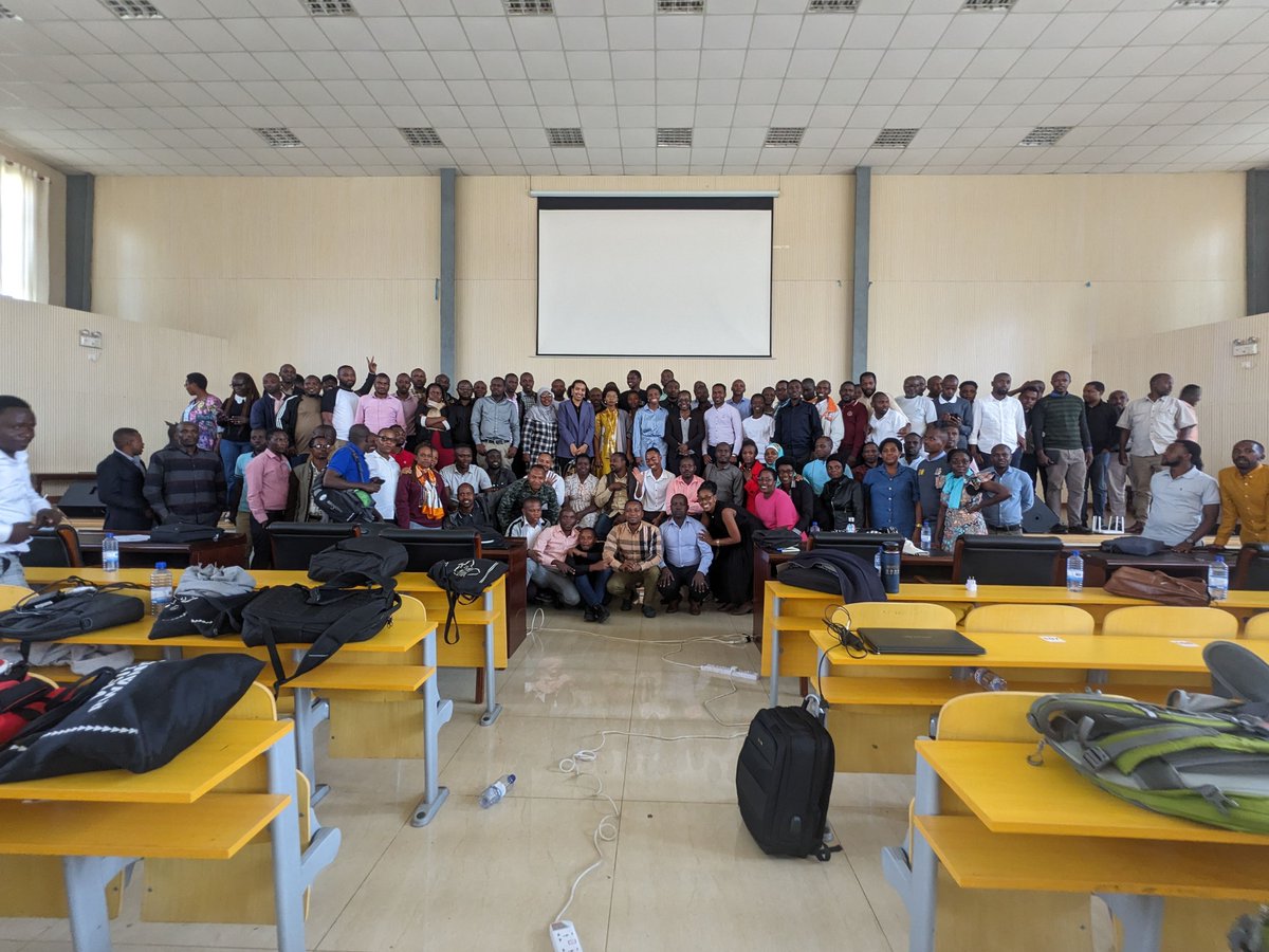 Next week is the week! Day of AI Rwanda will officially be brought to every tracher in the country thanks to @Dayofai_USA, and <a href="/MitRaise/">MIT RAISE</a>. Moments like this remind me of Black Panther -- it's not a myth, it's a mirror ✊🏾💜 #WakandaForever #DayofAIRwanda #RealLifeRiri
