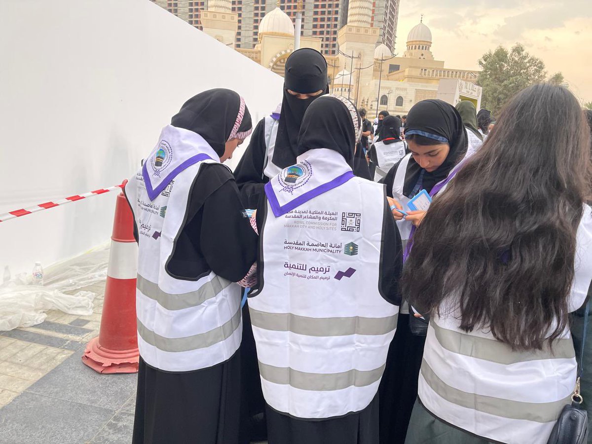 احتفالا با #اليوم_الوطني_السعودي_95 
#جمعية_الكشافة 
مشاركة فريق كشافة الفتيات المكيات 
في رسم #جدارية_مكة_95
<a href="/holymakkah/">أمانة العاصمة المقدسة</a> <a href="/RCMC_KSA/">الهيئة الملكية لمدينة مكة المكرمة والمشاعر المقدسة</a> <a href="/tarmeemdev/">جمعية ترميم للتنمية</a>