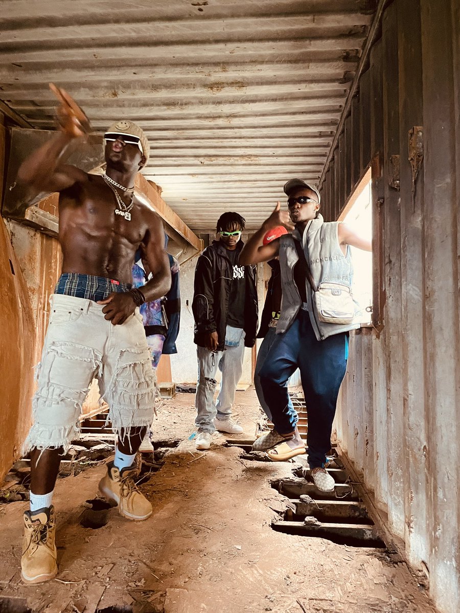 BigDesignX's tweet image. Flashback : 237MORTS …🇨🇲
#lazone